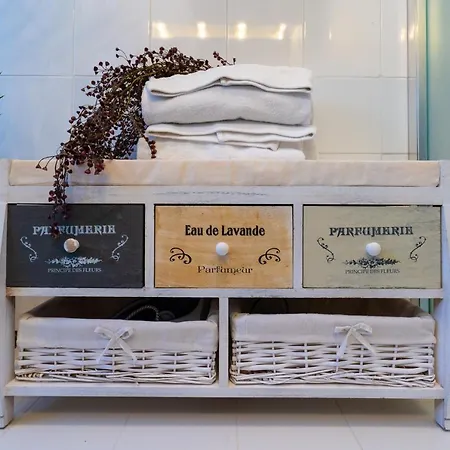 Welcome To Casa Di - Your Friendly Retreat With Terrace And Parking