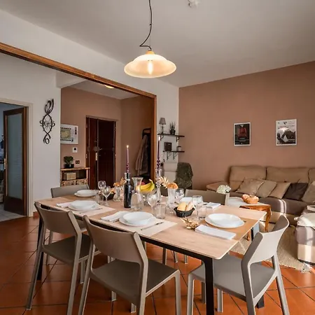 Welcome To Casa Di - Your Friendly Retreat With Terrace And Parking